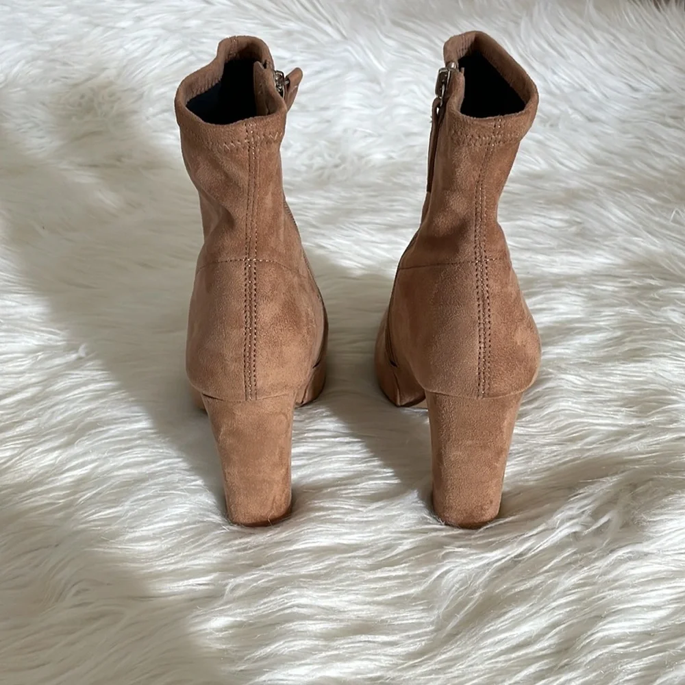 Steve Madden booties size 8 color camel/tan